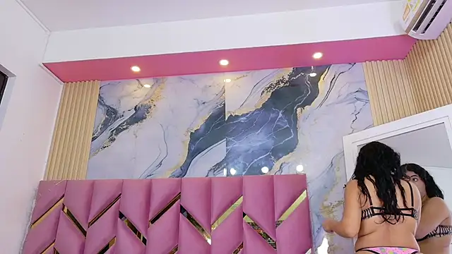 hotiergirl online show from 11/17/25, 12:11