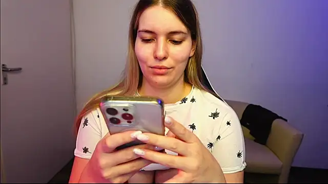 ShyHotNerd online show from 10/12/25, 12:20