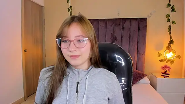 Dahlia Rousse online show from 10/27/25, 09:19