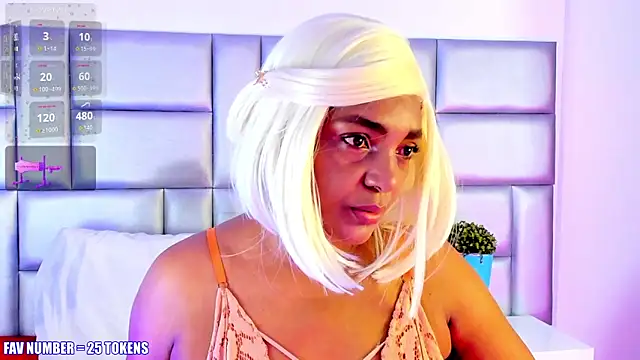 Snapshot of LovelyNickii chatting on 11/03/25, 12:50 LovelyNickii online show from 11/03/25, 12:50