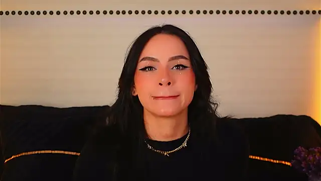 AliceSaylor online show from 11/18/25, 09:19