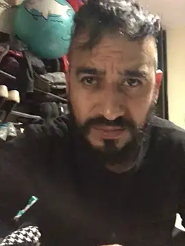 Snapshot of leonardohot1987 chatting on 02/02/25, 05:10 leonardohot1987 online show from 02/02/25, 05:10