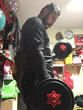 Snapshot of leonardohot1987 chatting on 02/03/25, 05:18 leonardohot1987 online show from 02/03/25, 05:18