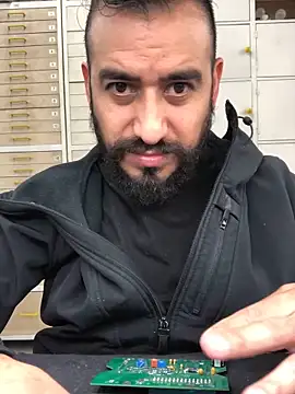 Snapshot of leonardohot1987 chatting on 02/10/25, 08:42 leonardohot1987 online show from 02/10/25, 08:42