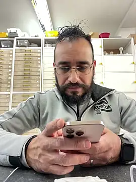 Snapshot of leonardohot1987 chatting on 02/22/25, 06:06 leonardohot1987 online show from 02/22/25, 06:06