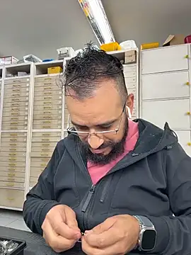 Snapshot of leonardohot1987 chatting on 11/18/25, 07:07 leonardohot1987 online show from 11/18/25, 07:07