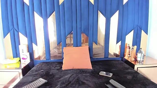 Salmaportman69 online show from 12/04/25, 05:32