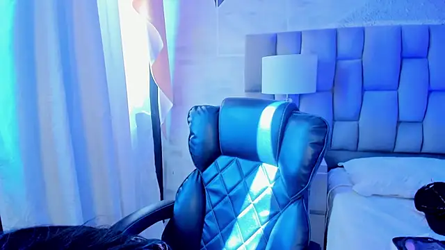 BellaaStorm online show from 10/17/25, 08:11