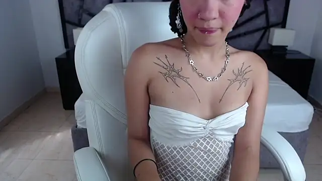 Snapshot of ilitzy_cardona chatting on 02/17/25, 06:48 ilitzy cardona online show from 02/17/25, 06:48