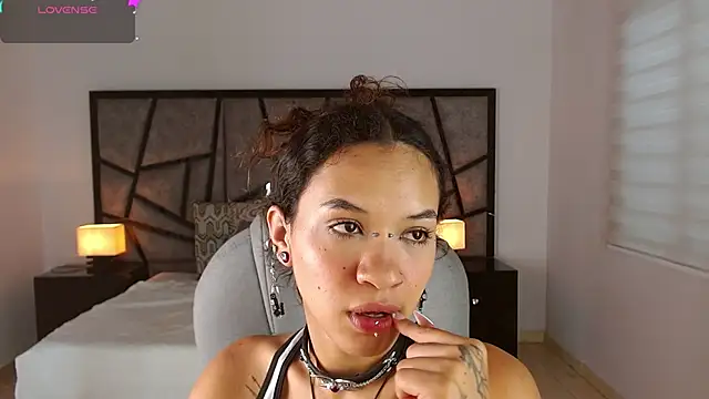 Snapshot of ilitzy_cardona chatting on 09/27/25, 07:41 ilitzy cardona online show from 09/27/25, 07:41