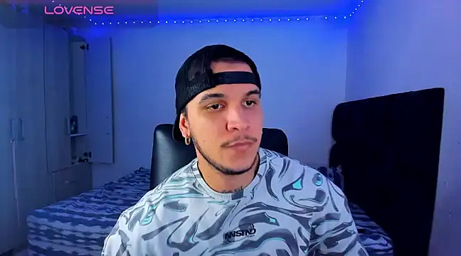 Snapshot of austinoficial chatting on 02/07/25, 09:37 austinoficial online show from 02/07/25, 09:37