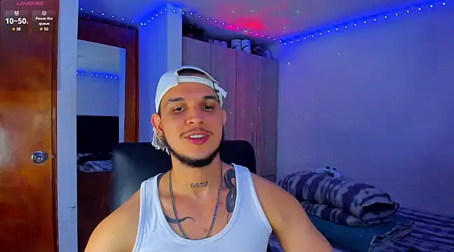Snapshot of austinoficial chatting on 03/22/25, 05:39 austinoficial online show from 03/22/25, 05:39