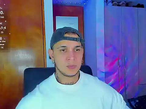 Snapshot of austinoficial chatting on 09/08/25, 11:37 austinoficial online show from 09/08/25, 11:37