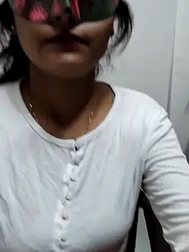 Snapshot of sexyankitasex chatting on 11/25/25, 01:44 sexyankitasex online show from 11/25/25, 01:44