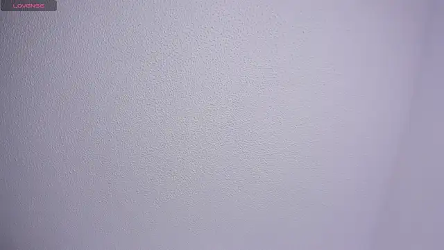 Snapshot of raven__white1 chatting on 02/18/25, 01:43 raven white1 online show from 02/18/25, 01:43