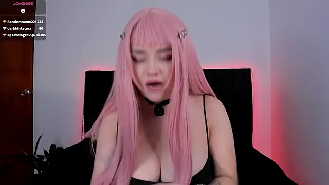 Snapshot of raven__white1 chatting on 02/21/25, 02:17 raven white1 online show from 02/21/25, 02:17