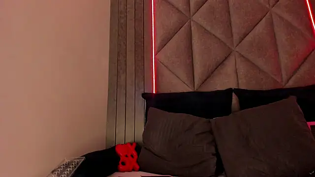 Snapshot of SabrinaSpell_ chatting on 02/21/25, 11:55 SabrinaSpell online show from 02/21/25, 11:55