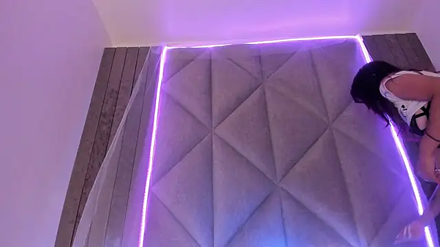 Snapshot of SabrinaSpell_ chatting on 02/23/25, 11:44 SabrinaSpell online show from 02/23/25, 11:44