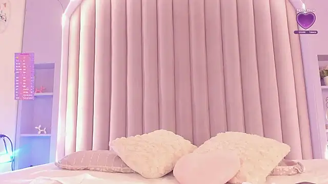 Snapshot of SabrinaSpell_ chatting on 03/10/25, 11:42 SabrinaSpell online show from 03/10/25, 11:42