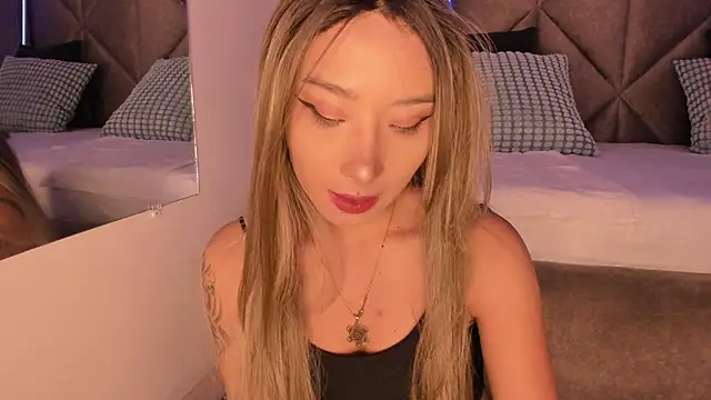 Snapshot of SabrinaSpell_ chatting on 09/26/25, 11:58 SabrinaSpell online show from 09/26/25, 11:58