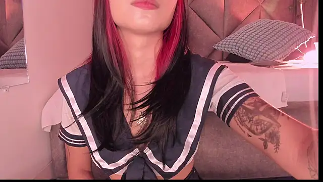 Snapshot of SabrinaSpell_ chatting on 10/07/25, 12:13 SabrinaSpell online show from 10/07/25, 12:13