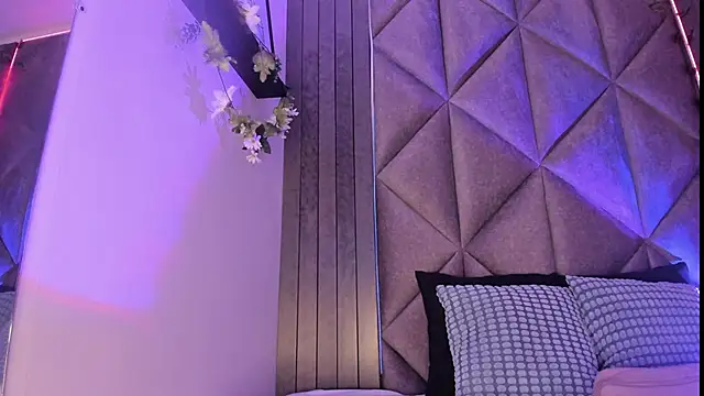 Snapshot of SabrinaSpell_ chatting on 10/19/25, 11:55 SabrinaSpell online show from 10/19/25, 11:55