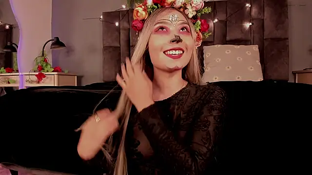 Snapshot of SabrinaSpell_ chatting on 11/01/25, 11:56 SabrinaSpell online show from 11/01/25, 11:56