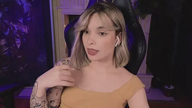 Snapshot of Bella_Alita chatting on 01/18/25, 02:47 Bella Alita online show from 01/18/25, 02:47