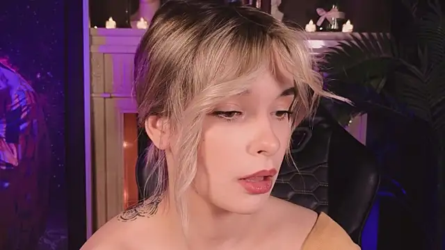 Snapshot of Bella_Alita chatting on 01/18/25, 08:30 Bella Alita online show from 01/18/25, 08:30