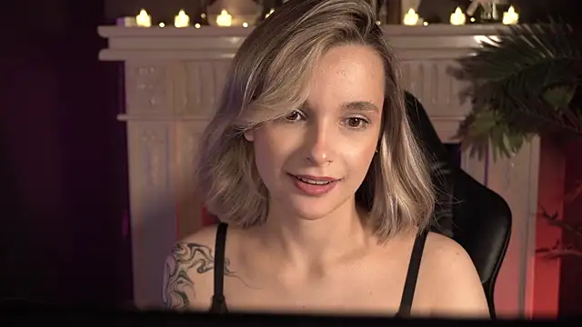 Snapshot of Bella_Alita chatting on 01/19/25, 11:43 Bella Alita online show from 01/19/25, 11:43