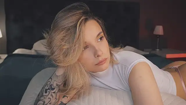 Snapshot of Bella_Alita chatting on 03/15/25, 08:32 Bella Alita online show from 03/15/25, 08:32