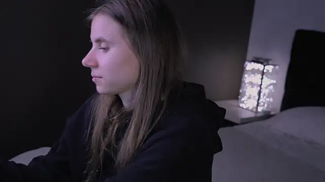 Snapshot of Bella_Alita chatting on 10/11/25, 08:29 Bella Alita online show from 10/11/25, 08:29