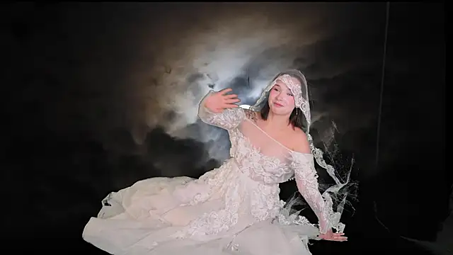 Snapshot of Bella_Alita chatting on 10/31/25, 08:10 Bella Alita online show from 10/31/25, 08:10