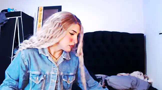 Georgina Giio online show from 03/06/25, 06:30