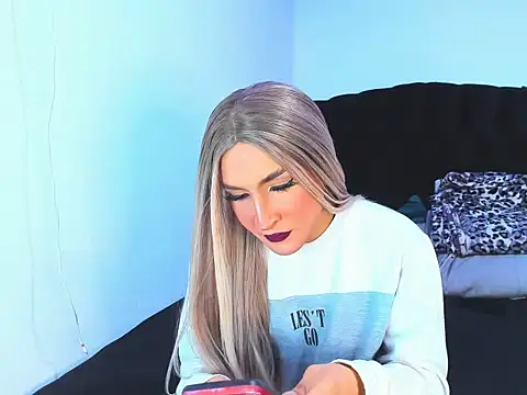 Georgina Giio online show from 11/21/25, 09:13