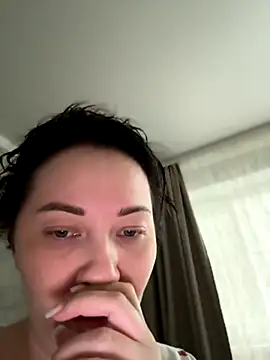 Snapshot of Kiss_My_Body chatting on 10/16/25, 09:32 Kiss My Body online show from 10/16/25, 09:32