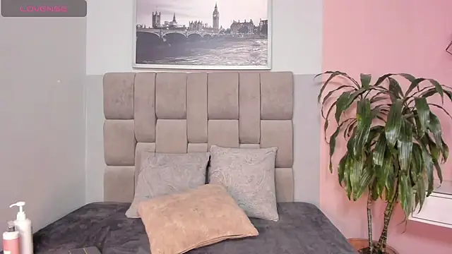 Snapshot of janna_lopez_ chatting on 11/16/25, 11:05 janna lopez online show from 11/16/25, 11:05