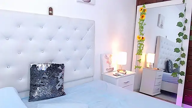 littleslut1 online show from 02/12/25, 01:27