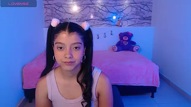 Snapshot of IslaBlaze chatting on 02/07/25, 11:56 IslaBlaze online show from 02/07/25, 11:56