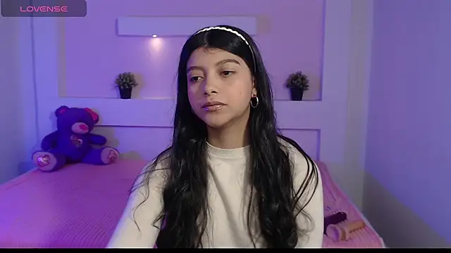 Snapshot of IslaBlaze chatting on 03/01/25, 12:23 IslaBlaze online show from 03/01/25, 12:23