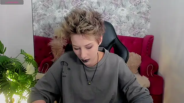 via mayer  online show from 03/20/25, 11:45