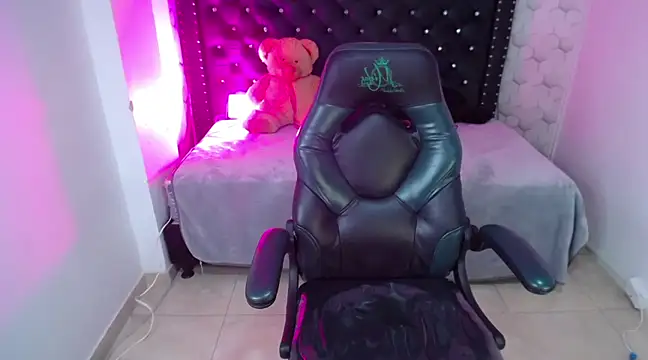 madelein m online show from 01/28/25, 01:29