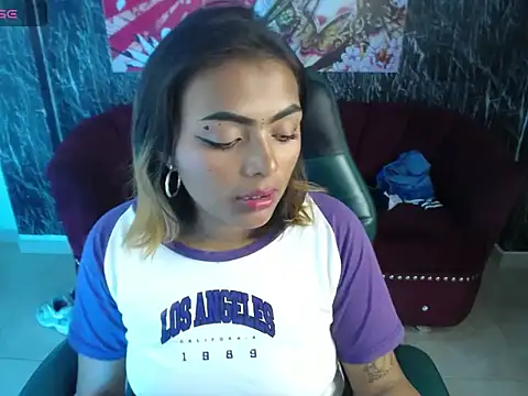 madelein m online show from 02/04/25, 10:24