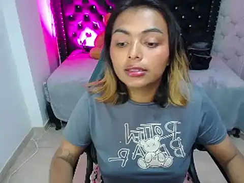 madelein m online show from 02/07/25, 10:09