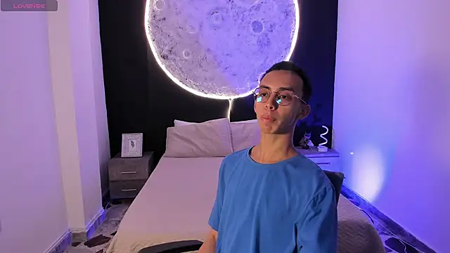 EthaanCox online show from 01/25/25, 08:10