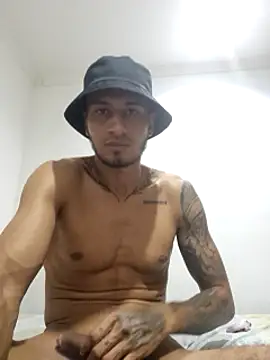 Snapshot of DrakeVega chatting on 01/19/25, 11:43 DrakeVega online show from 01/19/25, 11:43