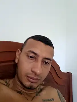 Snapshot of DrakeVega chatting on 02/16/25, 08:00 DrakeVega online show from 02/16/25, 08:00