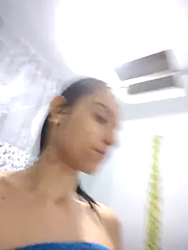 Snapshot of alana_lara chatting on 10/12/25, 11:37 alana lara online show from 10/12/25, 11:37