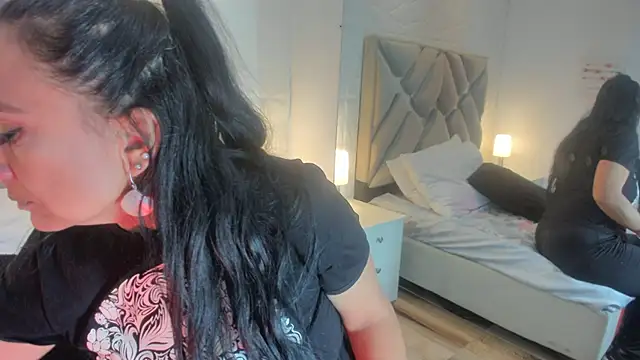 raquell moore online show from 02/10/25, 07:15