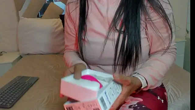 raquell moore online show from 02/22/25, 08:42